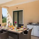 Avoca Villa *